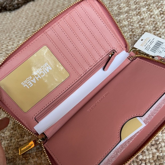 Michael Kors Jet Set Travel LG Flat MF Phone Case - Picture 7 of 16